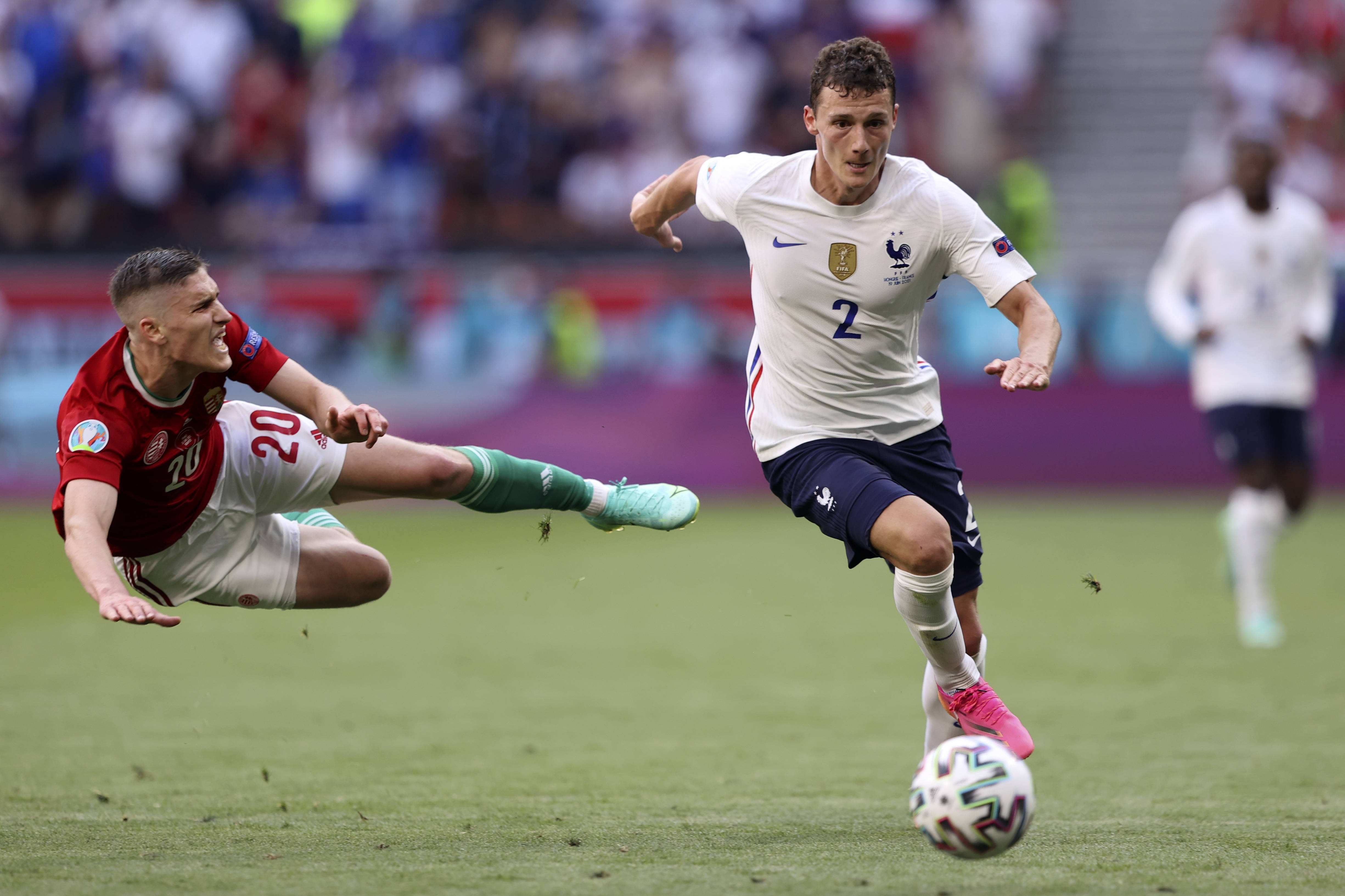 九游登录入口赛地聚焦——荷甲赛前热度飙升，瓦伦西亚防线松动，信心回归，纪律约束更严格的简单介绍